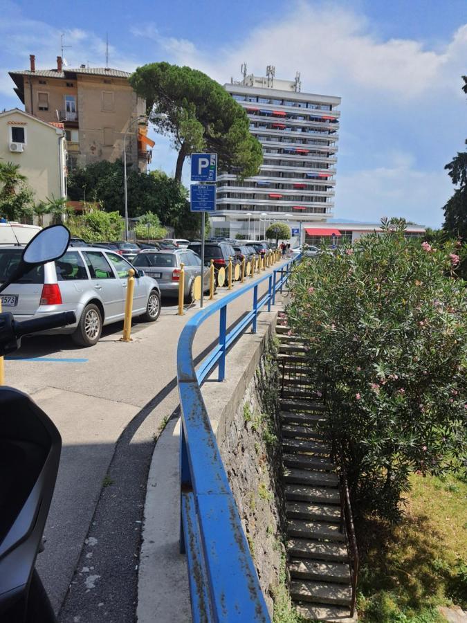 Family Apartment Center Opatija Buitenkant foto