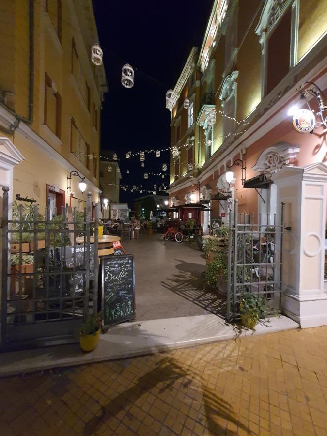 Family Apartment Center Opatija Buitenkant foto