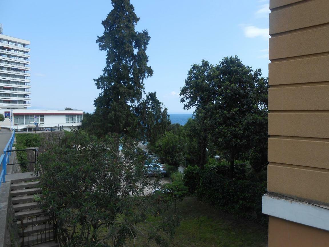 Family Apartment Center Opatija Buitenkant foto